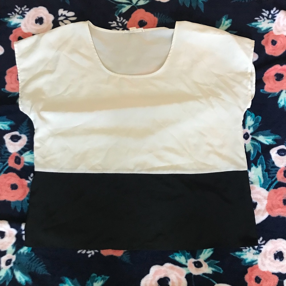 Black and white Short Sleeved Blouse